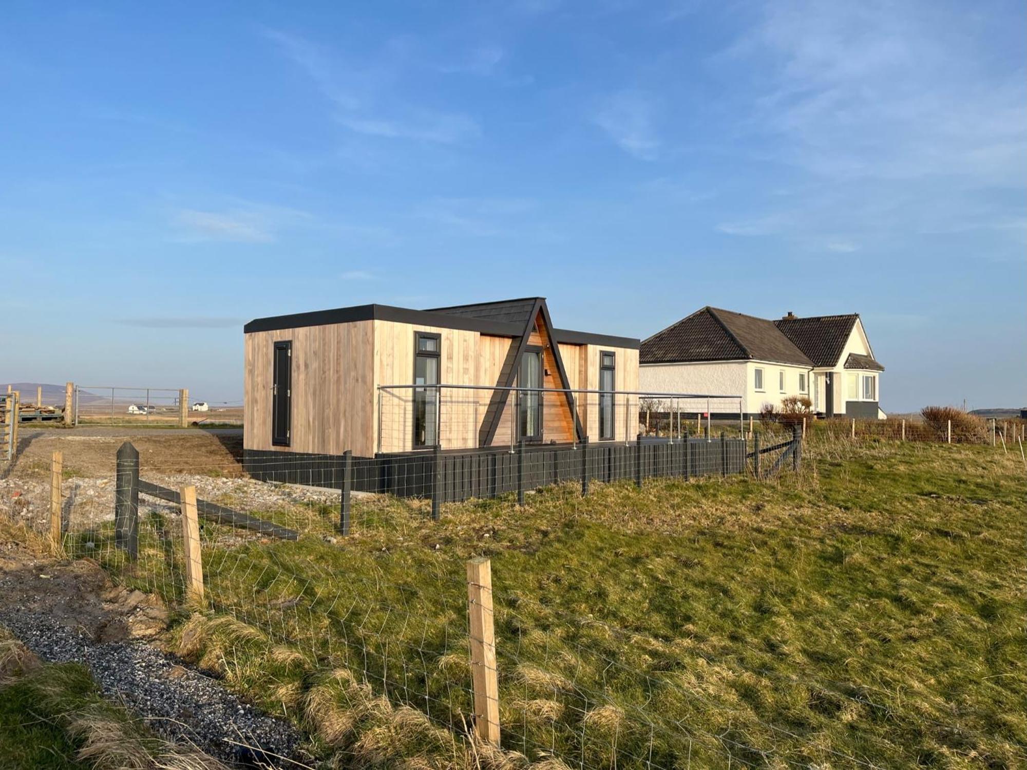 Seas The Day - Self Catering Lodge North Uist Paible Buitenkant foto